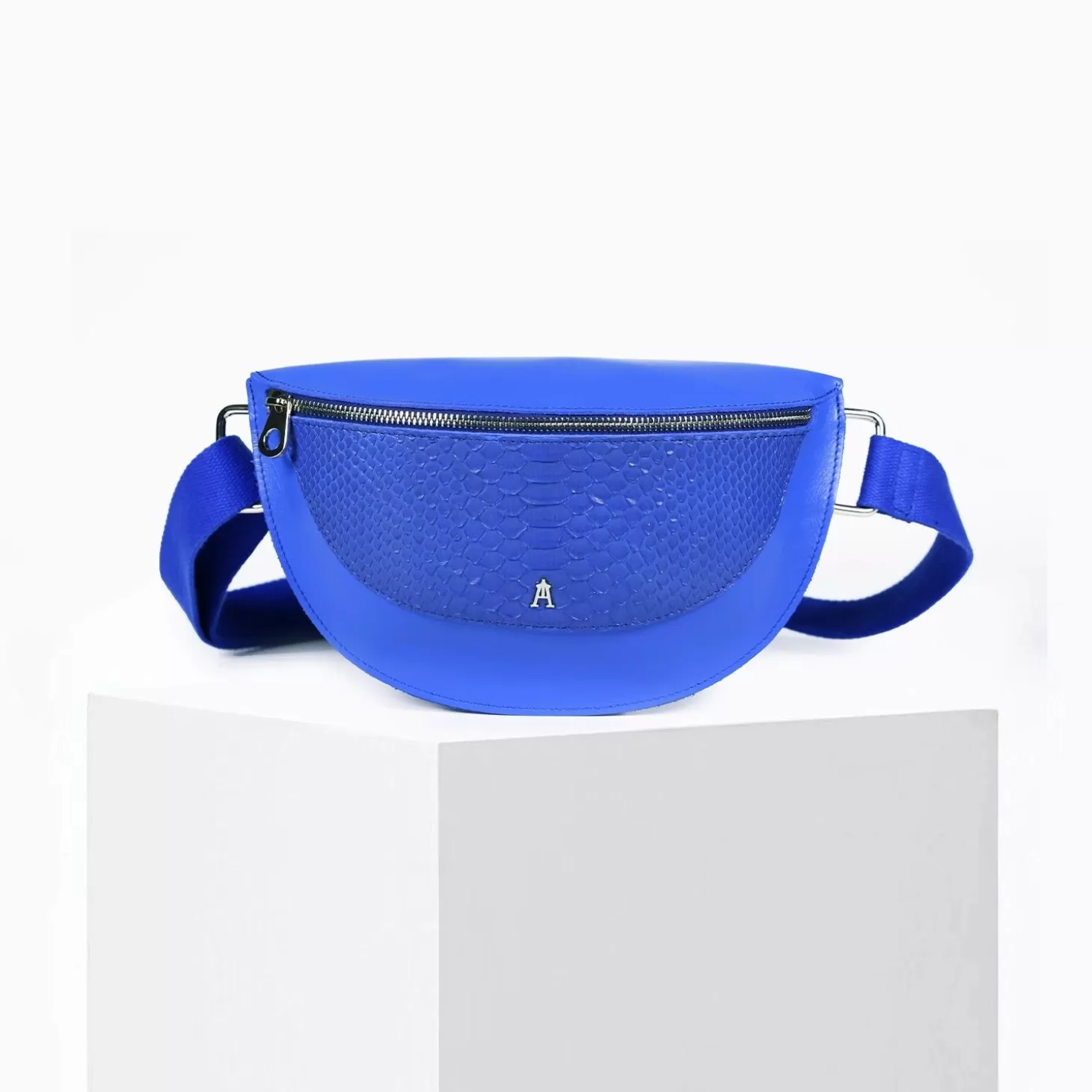 Best Sale Banane Smile Box Python Belt Bags